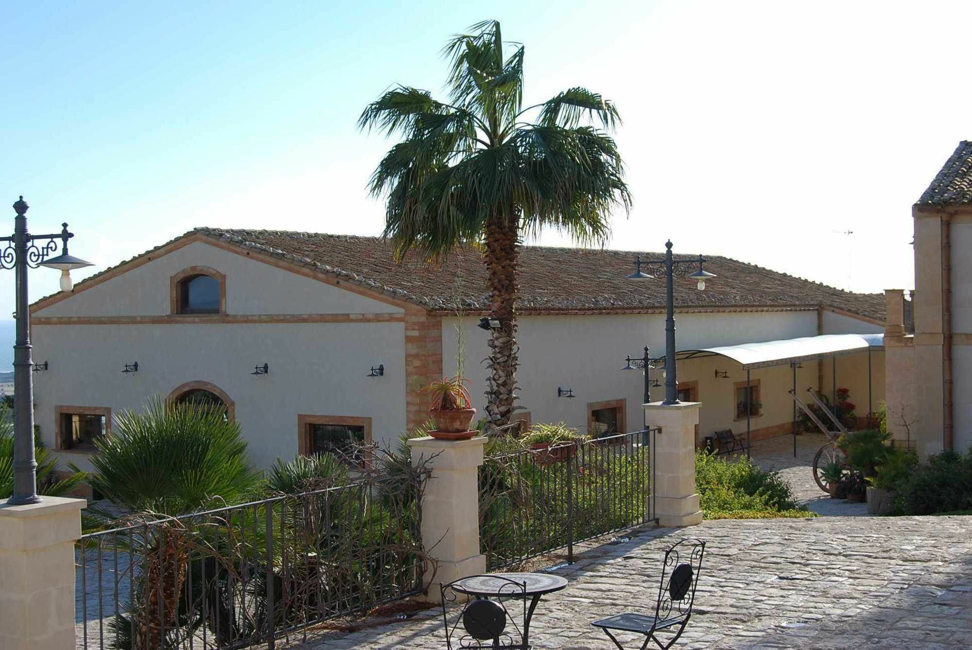 Silva Suri Guest House Marina di Ragusa Exterior photo